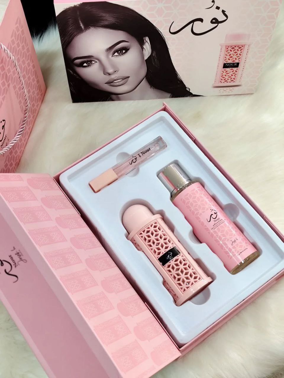 🌸 الهدية المثالية لكل امرأة راقية… من Joseph.h Paris