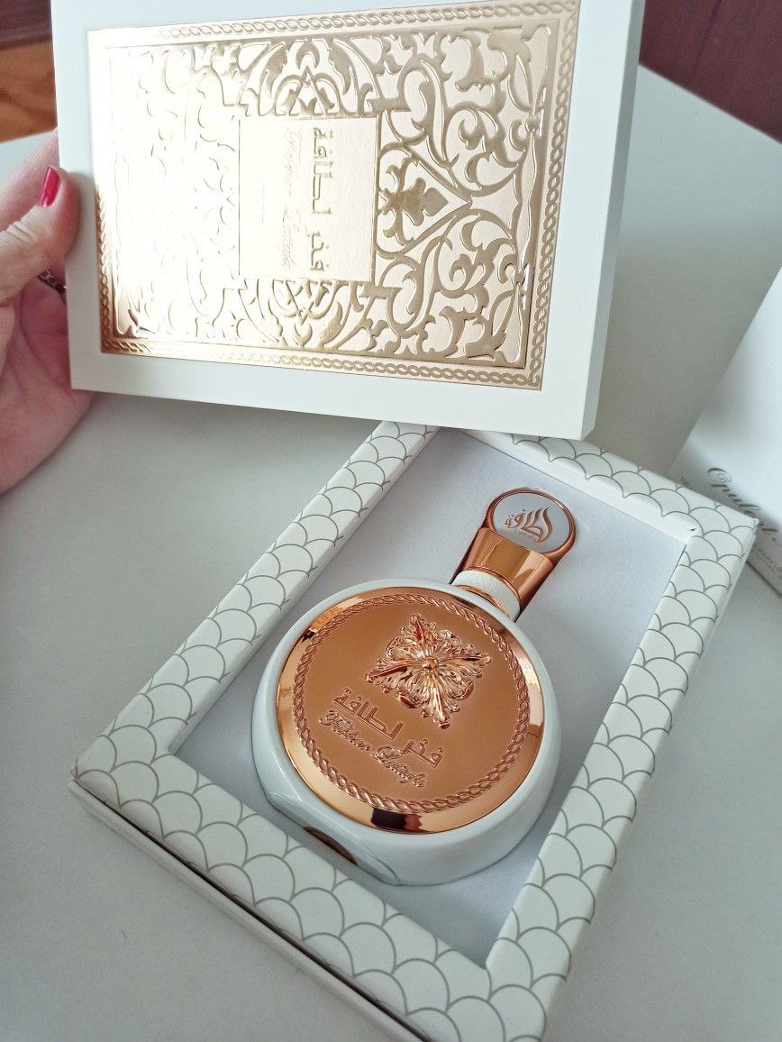 🎁 فخر الإمارات — الهدية اللي تترك بصمة في القلوب